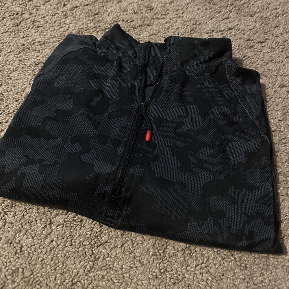 Cropped workout long sleeve